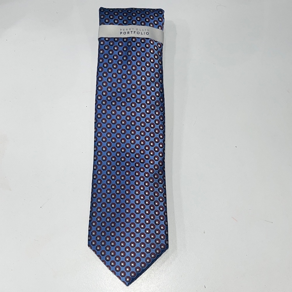 NWT Perry Ellis Portfolio Blue & Maroon Patterned Tie